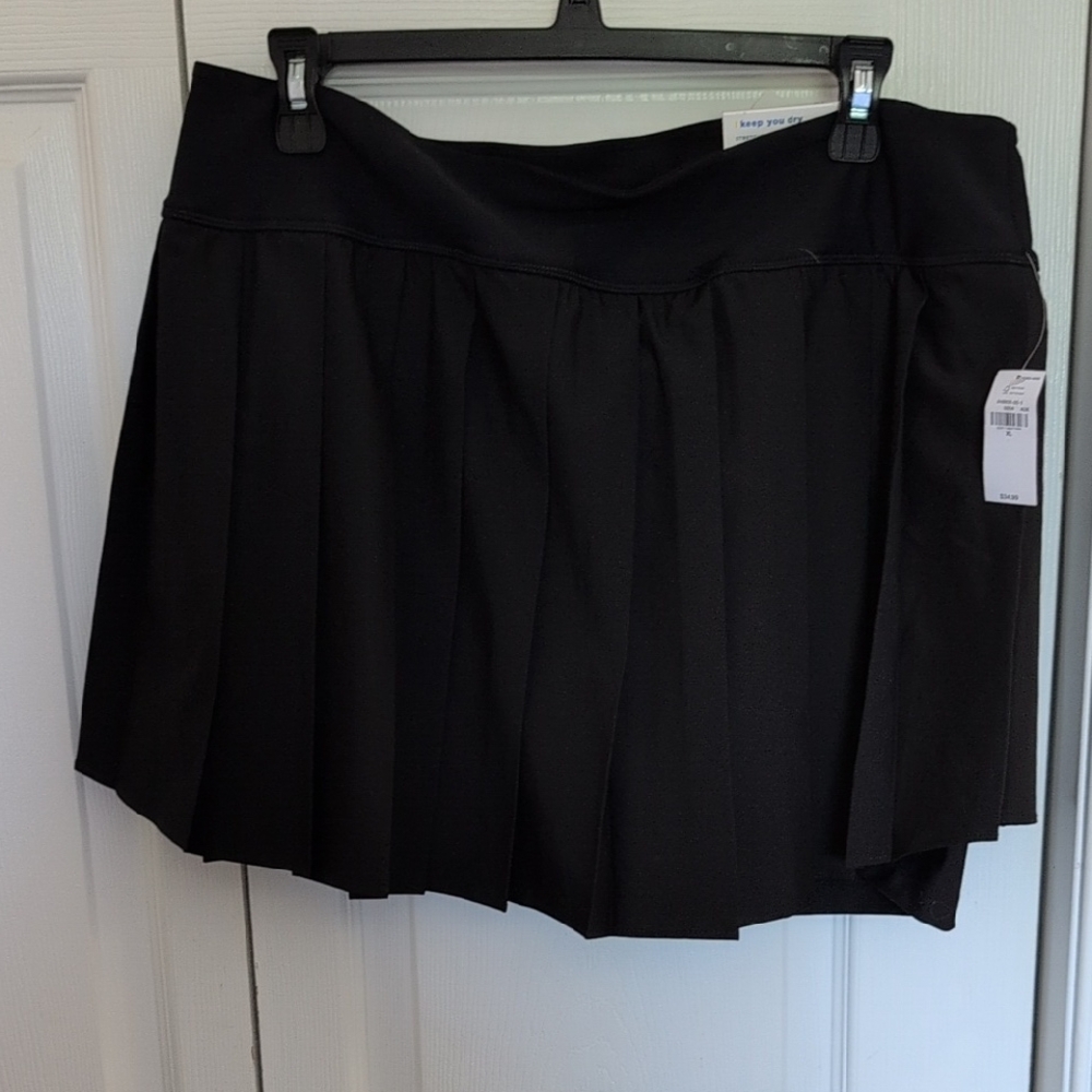 Old Navy Black Skort